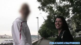 Magyar amatőr fiatal pipi pénzért szexel