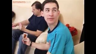 Zsuzsit a cigó tinédzser pipit partiba nyomják