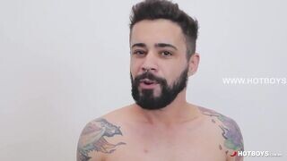 Spanyol faszit reszelik a óriási farkú csoki pasik