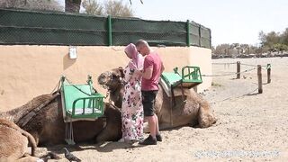 Óriási keblű arab bige hancúrozása