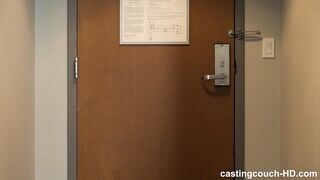 Solana a zsenge barna csajszika a castingon járt