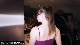 Riley Reid kap pár csoki kukacot