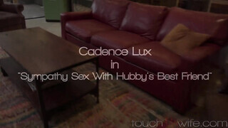 Cadence Lux fiatalabb kukacot akar