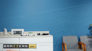Brazzers - Chloe Cherry a cafka nővérke