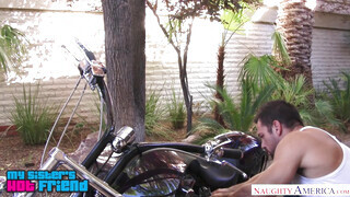 Staci Carr szexel a motoros hapsival