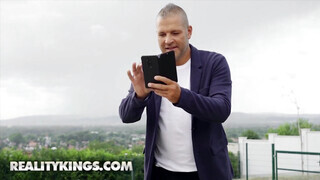 Reality Kings - Cherry Kiss segge keményen megkefélve