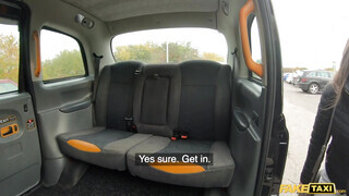 Fake Taxi - Zsenge csajszi és a méretes taxis cerka