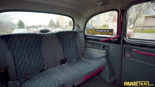 Fake Taxi - Caty Kiss a vonzó milf