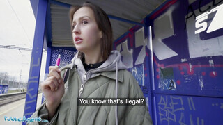 Public Agent - Tini bige pénzért baszik