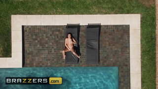 BRAZZERS - Jolee Love a hatalmas csöcsű tinédzser lány