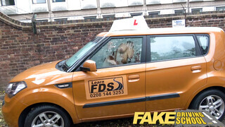 Fake Driving School - Zsenge bige az oktatóval kúr