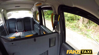 Fake Taxi - Barbie Sins hátsó lyukba kurelva