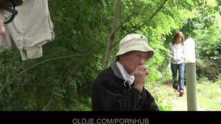 Oldje - dupla koros basz meg egy tinicsajt az erdőben