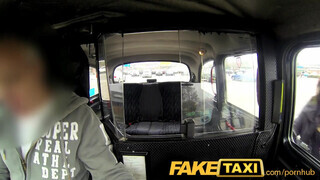 FakeTaxi - cuki gádzsi hatalmas seggel megfizet