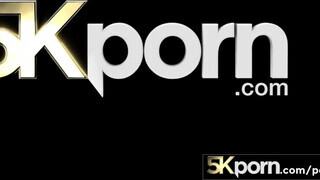 5KPorn - Naomi Blue picsája megkúrva