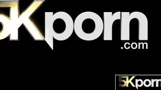 5KPORN - A forró vérű Ginger Jayme Rae megkettyintve
