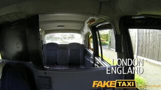 FakeTaxi - óriási fenekű csajszi kúrni akar