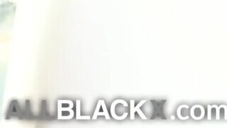 AllBlackX - Lala Ivey a méretes cicis tinédzser