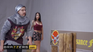 Brazzers - Ivy Lebelle rácuppan a gigászi lőcsre
