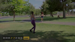 Brazzers - Sofi Ryan és Nina Diaz édeshármasban szeretkeznek