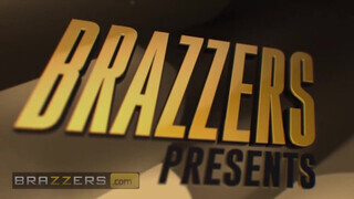 Brazzers - Cherie Deville tinédzser csávóval kúrel