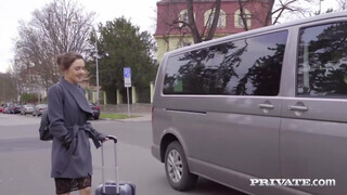 PrivateCom - Dominica Phoenix popóját a kocsiban kufircolják