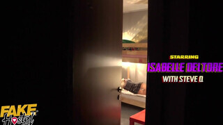 Isabelle Deltore a csábító ausztrál milf - Fake Hostel