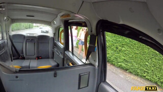 Fake Taxi - Stacy Seran és Princess Paris kettyintenek a taxissal
