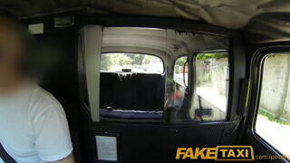 FakeTaxi - Rio Lee a gigászi mellű fekete csajszi