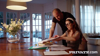 Private com - Sybil és Romy Indy megosztják a dárdát