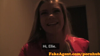 FakeAgent - bűbájos sportos gádzsi a castingon