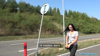 Gigantikus csöcsű fiatal szuka pénzért baszik - Public Agent