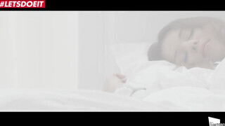 Taylor Sands hajnali szeretkezése - The White Boxxx