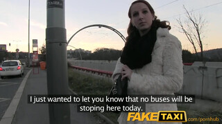 FakeTaxi - Tinédzser ápoló lány reszel a taxiban