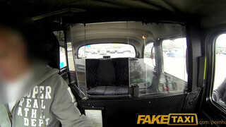FakeTaxi - Kiki Minaj a csöcsös barna csajszi