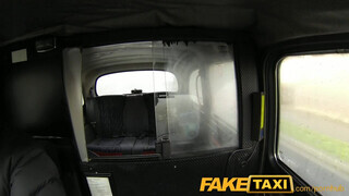 FakeTaxi - Világos Szőke gigantikus fenekű csaj megkefélve