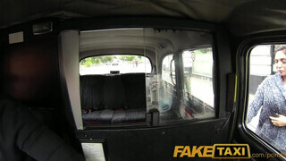 FakeTaxi - hatalmas mellű maca nem akar fizetni