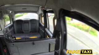 Fake Taxi - Termetes picsájú dél amerikai milf ánuszba kúrva