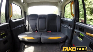 Fake Taxi - Ashleigh Devere a gigantikus keblű csajszika