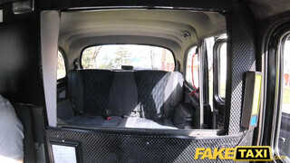 Fake Taxi  - ez a csajszi csak a kőkemény rúdat imádja