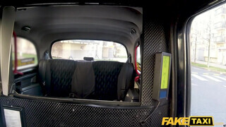 Fake Taxi - 19 éves tinédzser csaj hancúrozni akart