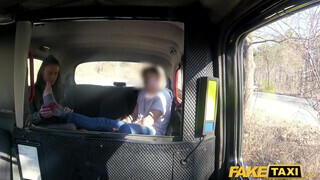 Fake Taxi - 19 éves tinédzser csaj hancúrozni akart