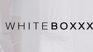 WhiteBoxxx - Izzy Lush az isteni formás latin amerikai muff