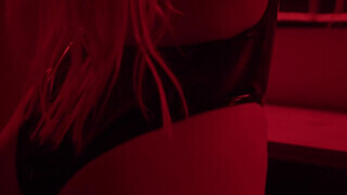 SecretCrush4K - Goth pipi popsi maszturbációja