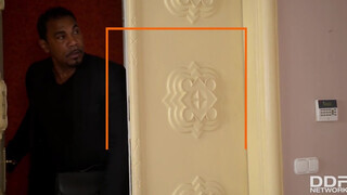 Anissa Kate a dárda szerető titkárnő