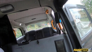 Fake Taxi - Cuki szuka kefélni akar a taxiban