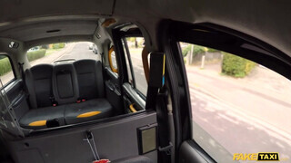 Fake Taxi - Rae Lil a perverz zsenge gádzsi