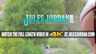 Jules Jordan - Athena Faris barna csávóval hancúrozik