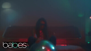 BABES - Elena Koshka csodás formás ánusza