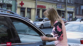Emily Thorne a hatalmas mellű barinő